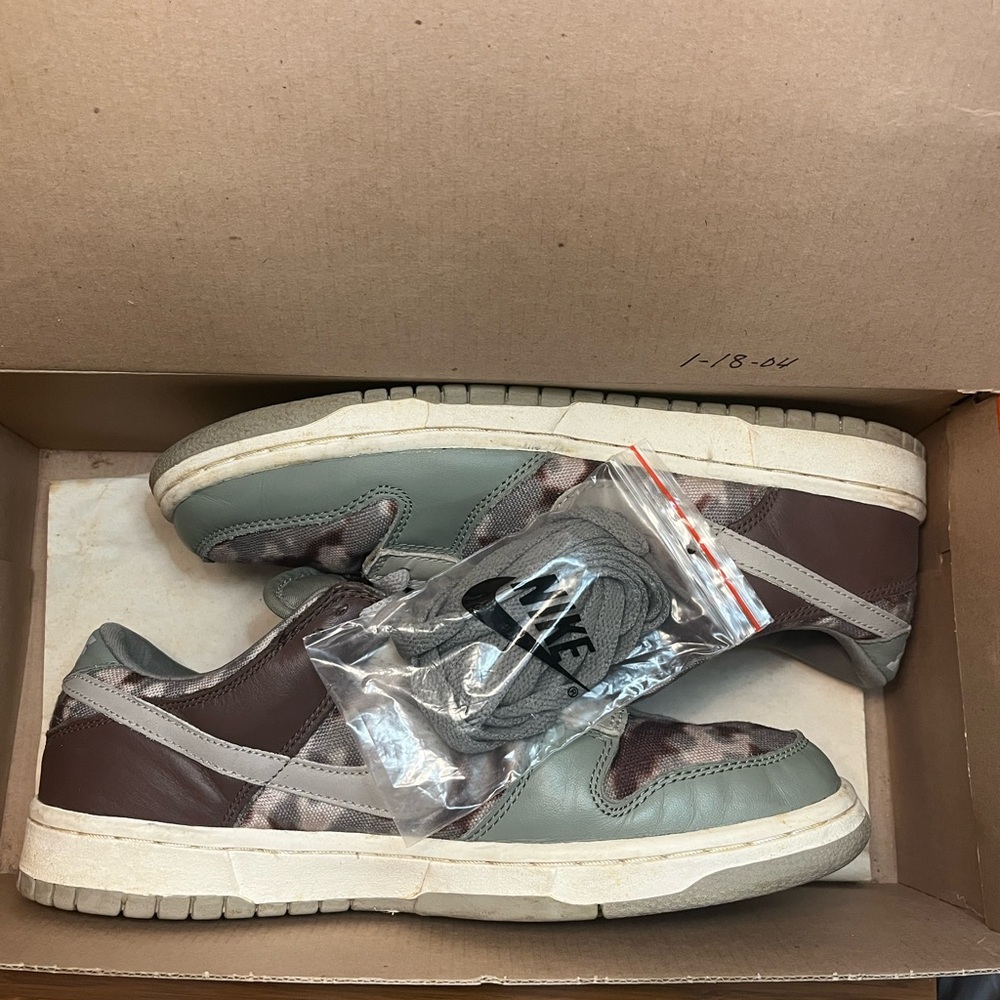 2003 Nike Dunk Low Premium SB Camo Olive green size 9.5